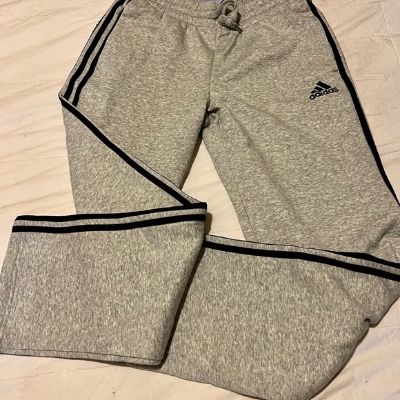 Men's Adidas Essentials Fleece Pants (Gray) - Picture 2 of 5